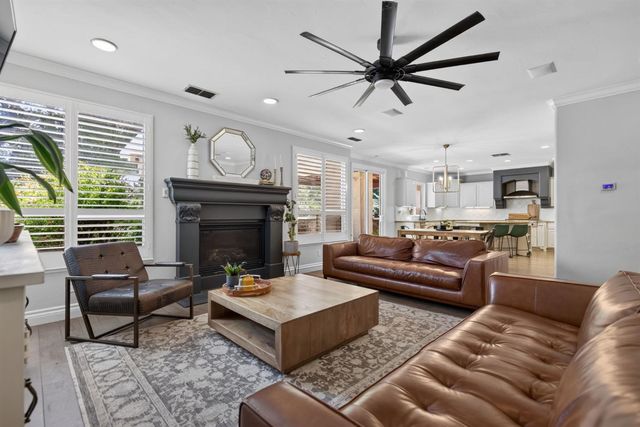 433 Calabria Ct, Roseville, CA 95747