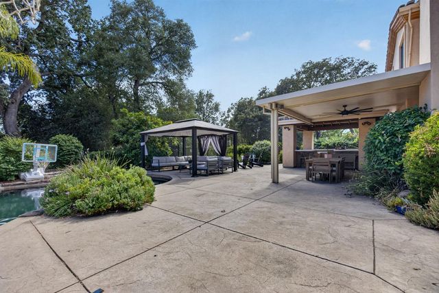 433 Calabria Ct, Roseville, CA 95747