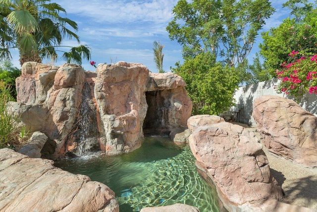 8 Macbeth Court, Rancho Mirage, CA 92270