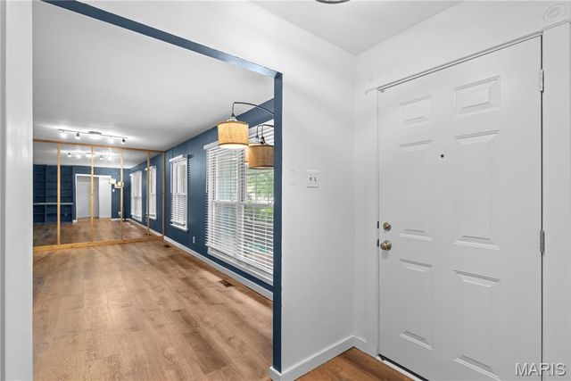 1722 Roth Hill Drive, Maryland Heights, MO 63043