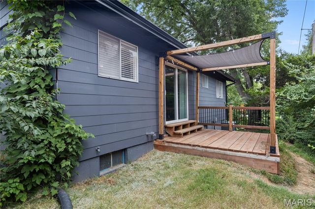 1722 Roth Hill Drive, Maryland Heights, MO 63043