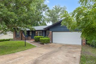1722 Roth Hill Drive, Maryland Heights, MO 63043