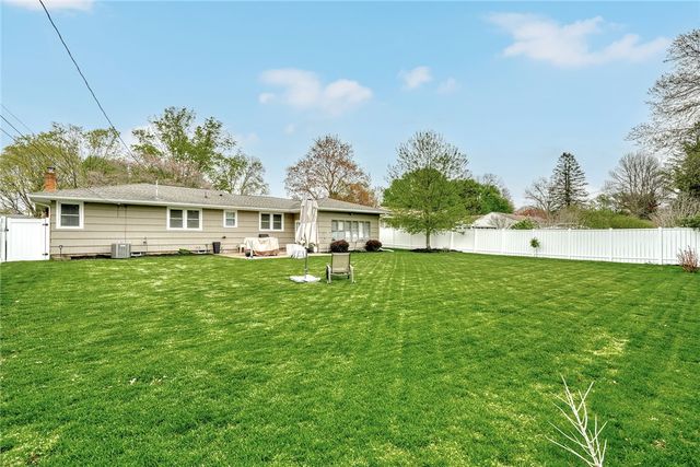115 Suellen Drive, Irondequoit, NY 14609