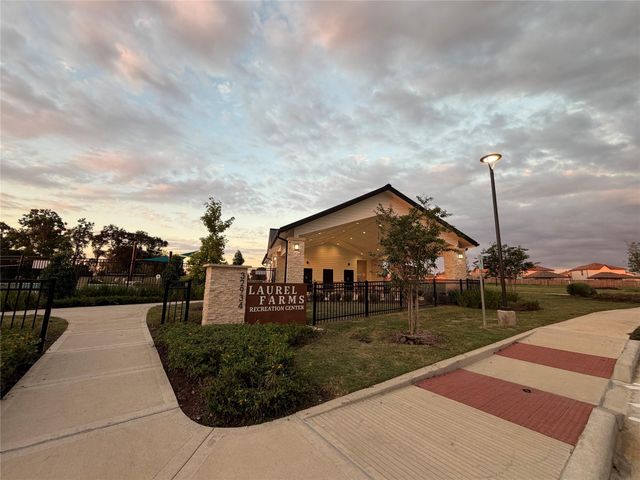 3910 Glory Green Drive, Brookshire, TX 77423