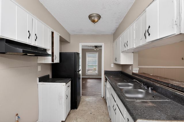 3958 BISHOPS BRIDGE RD, Memphis, TN 38118