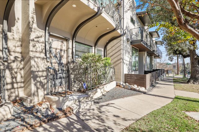 206 E Live Oak ST C, Austin, TX 78704
