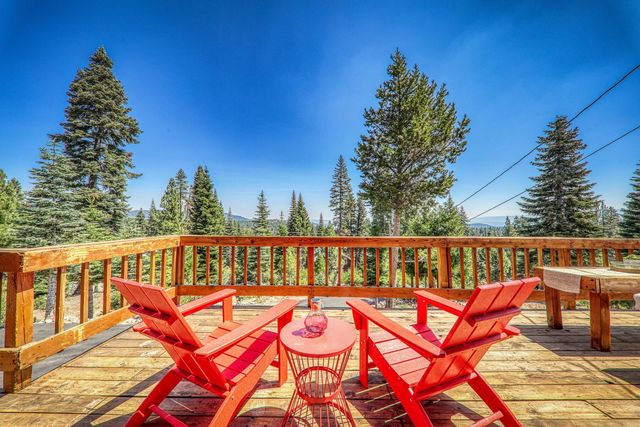 11749 Snowpeak Way, Truckee, CA 96161
