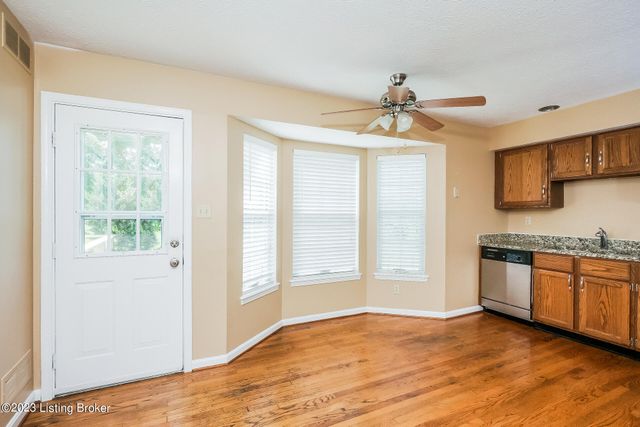 4612 Scott Ct, Jeffersontown, KY 40299
