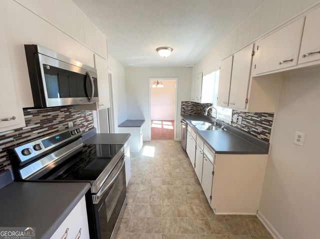 2289 Country Club Drive SE, Conyers, GA 30013