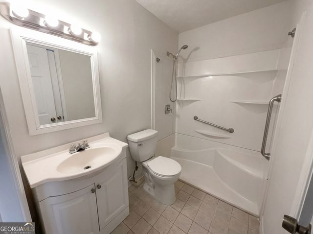 2289 Country Club Drive SE, Conyers, GA 30013