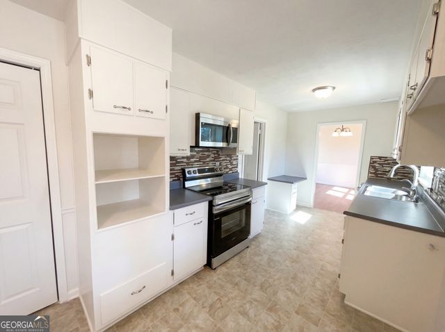 2289 Country Club Drive SE, Conyers, GA 30013