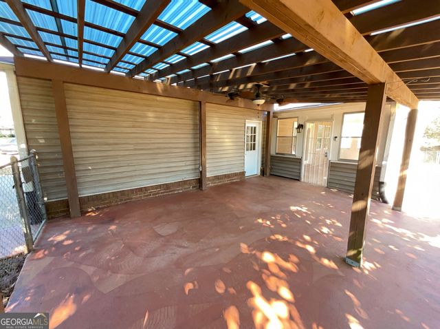 2289 Country Club Drive SE, Conyers, GA 30013