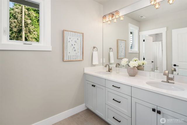 5866 127th Avenue NE, Kirkland, WA 98033