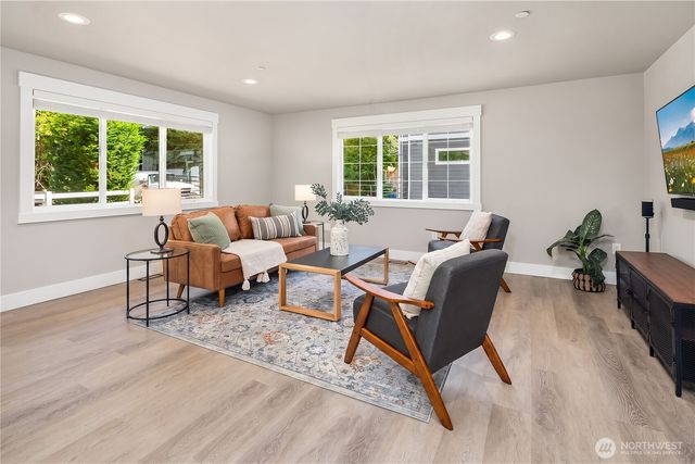 5866 127th Avenue NE, Kirkland, WA 98033