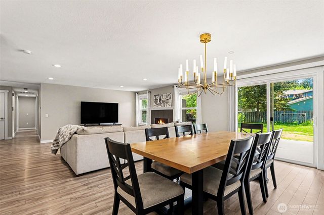 28605 30th Avenue S, Federal Way, WA 98003