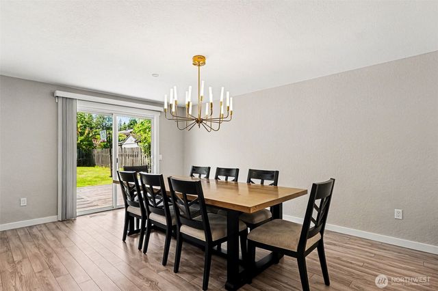 28605 30th Avenue S, Federal Way, WA 98003