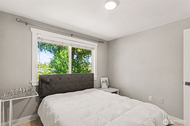 28605 30th Avenue S, Federal Way, WA 98003