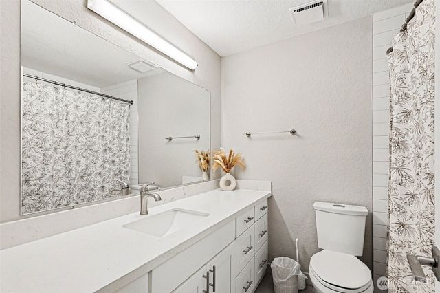28605 30th Avenue S, Federal Way, WA 98003