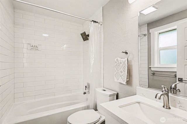 28605 30th Avenue S, Federal Way, WA 98003