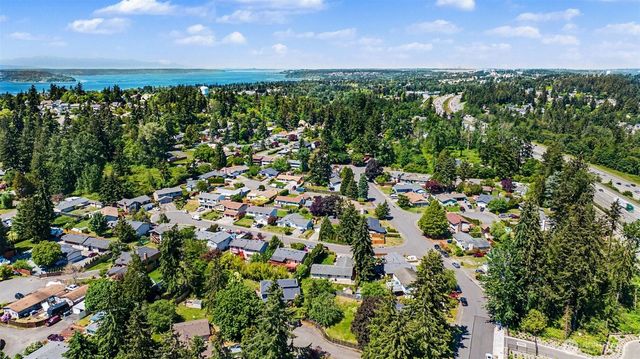 28605 30th Avenue S, Federal Way, WA 98003