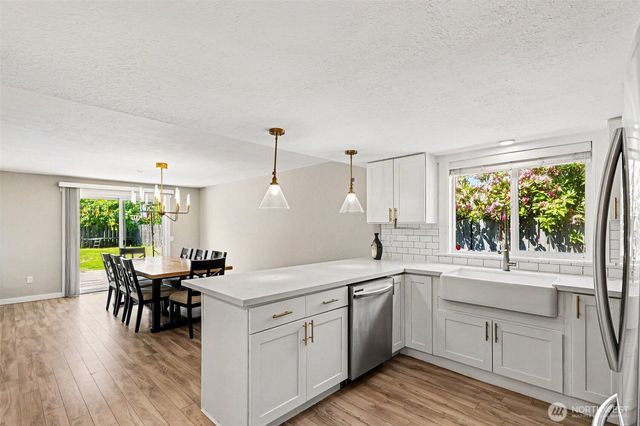 28605 30th Avenue S, Federal Way, WA 98003