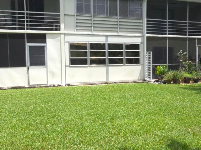 208 KENT M, West Palm Beach, FL 33417