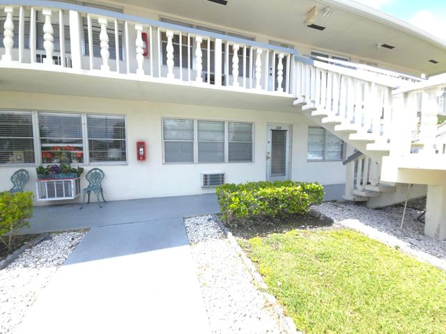208 KENT M, West Palm Beach, FL 33417