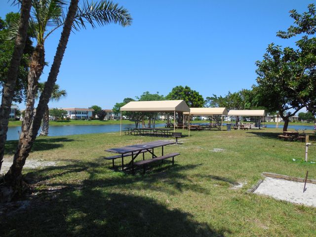 208 KENT M, West Palm Beach, FL 33417
