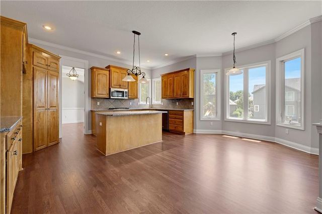 12725 W 138th Street, Overland Park, KS 66221