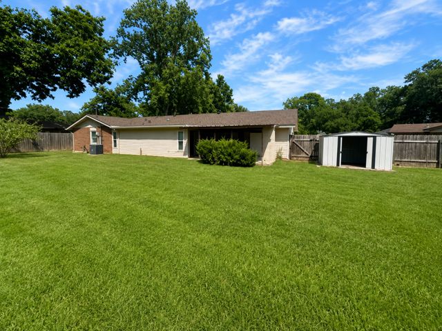 4744 Carolyn Lane, Shreveport, LA 71105