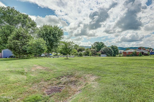107 Dover Lane, Bristol, TN 37620