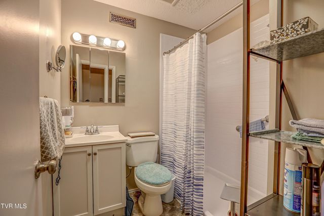 107 Dover Lane, Bristol, TN 37620