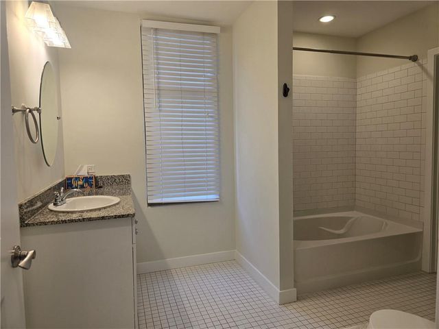 565 Peachtree Street NE 1301, Atlanta, GA 30308