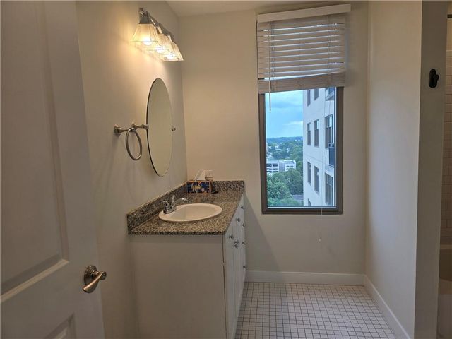 565 Peachtree Street NE 1301, Atlanta, GA 30308