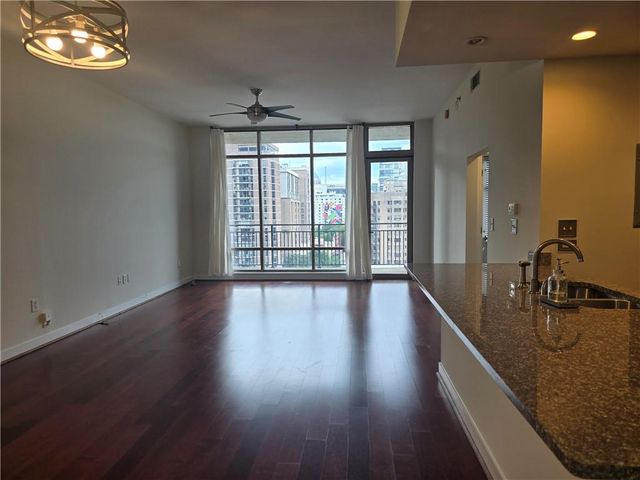 565 Peachtree Street NE 1301, Atlanta, GA 30308