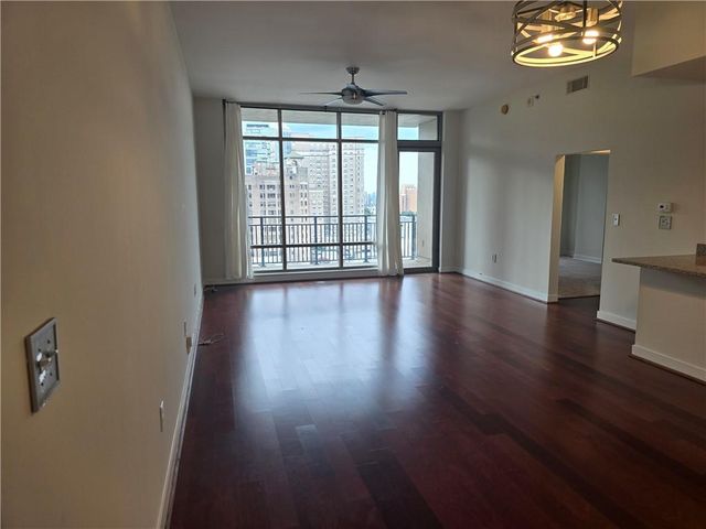 565 Peachtree Street NE 1301, Atlanta, GA 30308