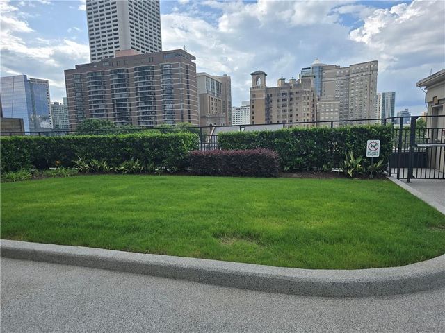 565 Peachtree Street NE 1301, Atlanta, GA 30308