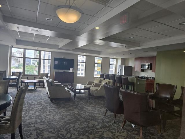 565 Peachtree Street NE 1301, Atlanta, GA 30308