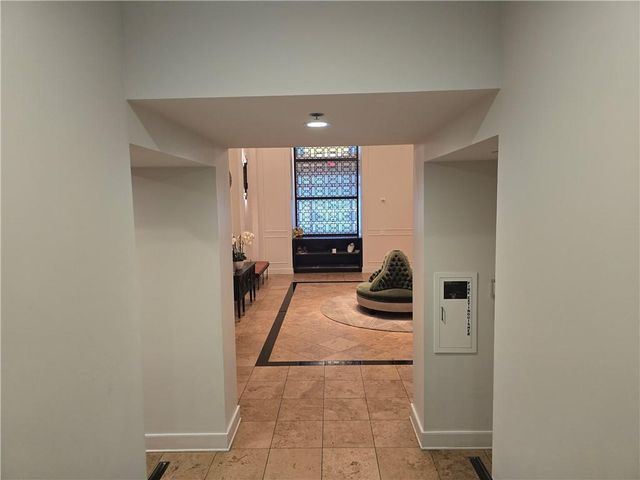 565 Peachtree Street NE 1301, Atlanta, GA 30308