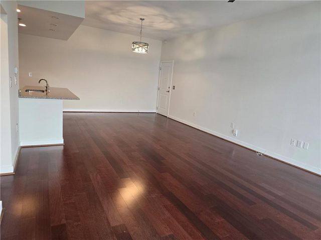 565 Peachtree Street NE 1301, Atlanta, GA 30308