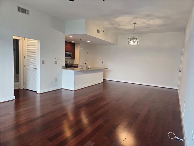 565 Peachtree Street NE 1301, Atlanta, GA 30308