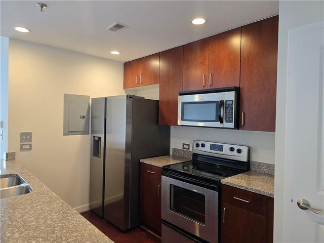 565 Peachtree Street NE 1301, Atlanta, GA 30308