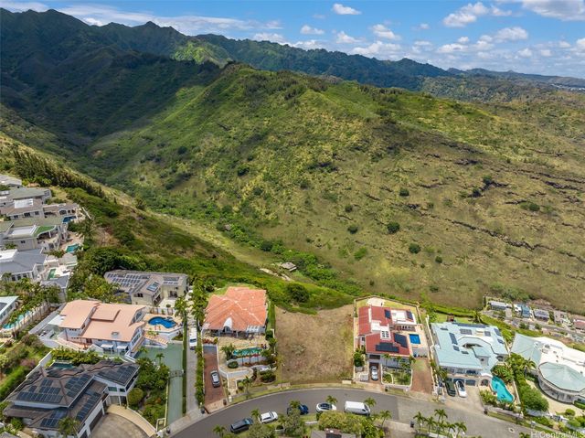 804 Moaniala Street, Honolulu, HI 96821