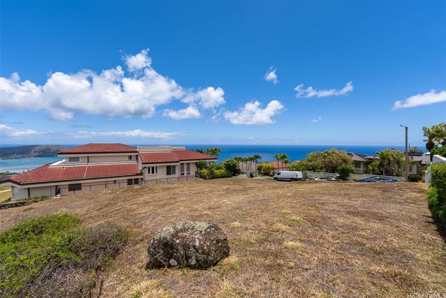 804 Moaniala Street, Honolulu, HI 96821