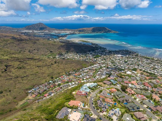 804 Moaniala Street, Honolulu, HI 96821