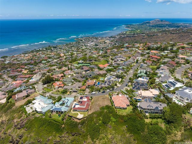804 Moaniala Street, Honolulu, HI 96821