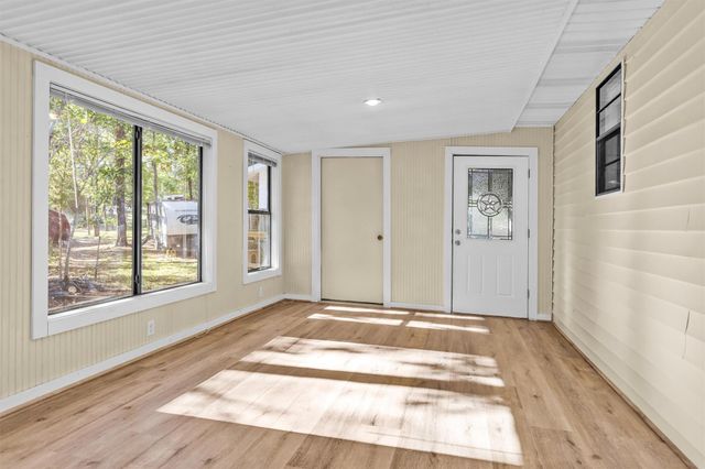 350 Ridgewood Road, Goodrich, TX 77335