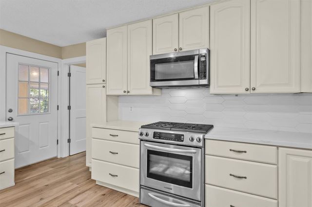 350 Ridgewood Road, Goodrich, TX 77335