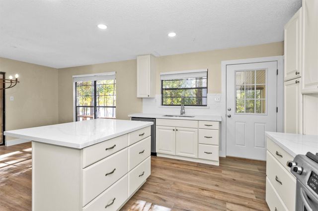 350 Ridgewood Road, Goodrich, TX 77335