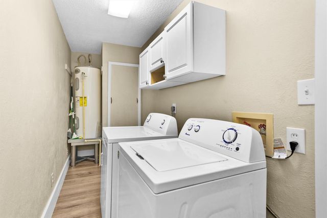 350 Ridgewood Road, Goodrich, TX 77335